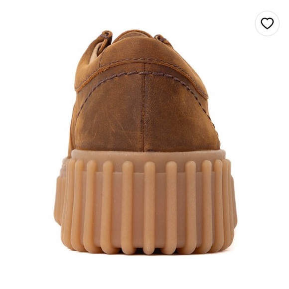 NWOB Clark's Torhill Bee in Beeswax Size 6 - Picture 2 of 5